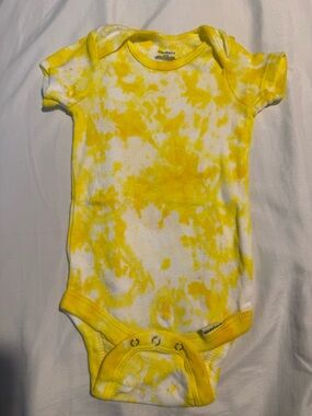 Gerber Yellow and White Tie-Dye Short Sleeve Baby Bodysuit